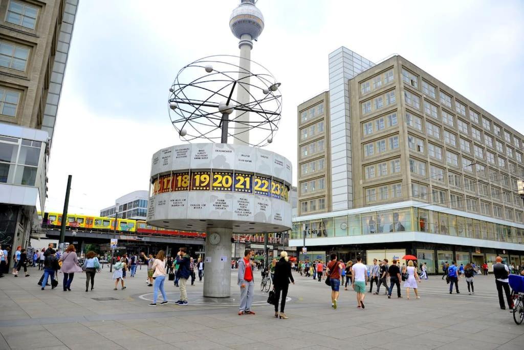 Holiday 33 Apartment K Next To Alexanderplatz Berlin Bagian luar foto